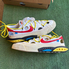 Load image into Gallery viewer, Nike Off White Low Blazers Size 9
