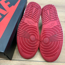 Load image into Gallery viewer, Jordan Black Toe Low 1s Size 9
