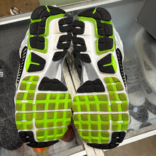 Load image into Gallery viewer, Nike Zoom Electric Green Vomeros Size 11.5
