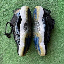 Load image into Gallery viewer, Jordan Space Jam Low 11s Size 9.5
