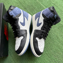 Load image into Gallery viewer, Jordan Blue Moon 1s Size 8.5
