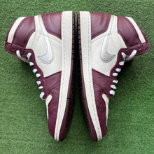 Load image into Gallery viewer, Jordan Bordeaux 1s Size 12
