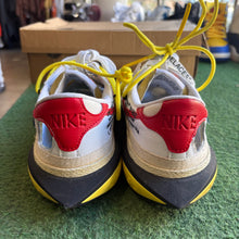 Load image into Gallery viewer, Nike Off White Low Blazers Size 9

