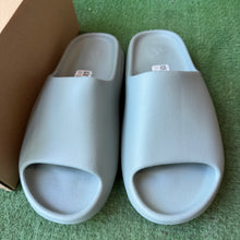 Load image into Gallery viewer, Yeezy Salt Slides Size 12
