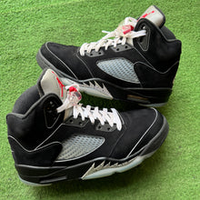 Load image into Gallery viewer, Jordan Reimagined Metallic 5s Size 8
