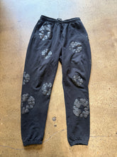 Load image into Gallery viewer, Denim Tears Sweats Size L

