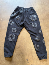 Load image into Gallery viewer, Denim Tears Sweats Size L
