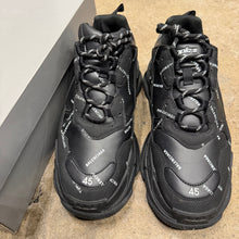 Load image into Gallery viewer, Balenciaga Triple S Size 45
