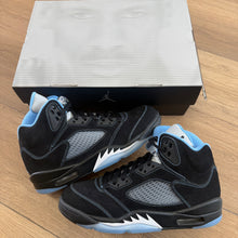 Load image into Gallery viewer, Jordan University Blue 5s Size 7.5
