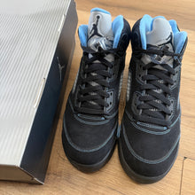 Load image into Gallery viewer, Jordan University Blue 5s Size 7.5
