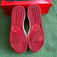 Load image into Gallery viewer, Jordan Varsity Red 85 High 1s Size 10.5
