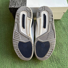 Load image into Gallery viewer, Jordan Midnight Navy 3s Size 8.5
