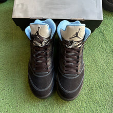 Load image into Gallery viewer, Jordan University Blue 5s Size 7
