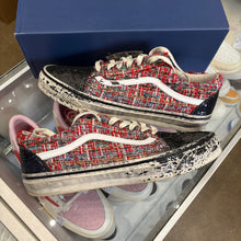 Load image into Gallery viewer, Vans Charms Red Black Old Skools Size 13
