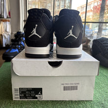 Load image into Gallery viewer, Jordan White Thunder 4s Size 7
