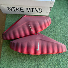 Load image into Gallery viewer, Nike Team Red Mind 001s Size 12
