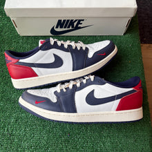 Load image into Gallery viewer, Jordan Howard University Low 1s Size 10.5
