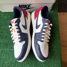 Load image into Gallery viewer, Jordan Howard University Low 1s Size 10.5
