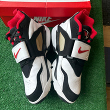 Load image into Gallery viewer, Nike 49ers Air Diamond Turfs Size 10.5
