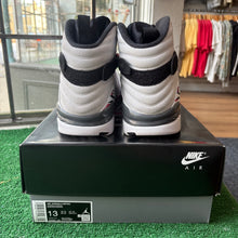 Load image into Gallery viewer, Jordan Bugs Bunny 8s Size 13
