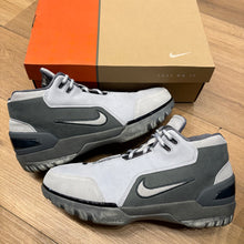 Load image into Gallery viewer, Nike Zoom Generations Size 13
