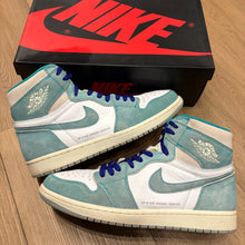Load image into Gallery viewer, Jordan Turbo Green 1s Size 10.5
