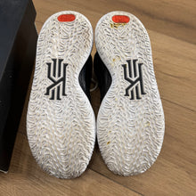 Load image into Gallery viewer, Nike Kyrie Raygun 7s Size 4.5Y

