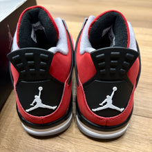 Load image into Gallery viewer, Jordan Toro 4s Size 8

