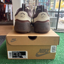 Load image into Gallery viewer, Nike Travis Scott Field Jaxx Size 12
