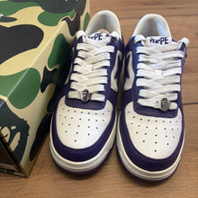 Load image into Gallery viewer, Bathing Ape Bapestas Size 9

