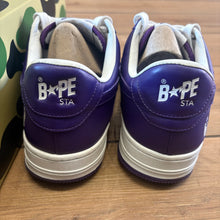 Load image into Gallery viewer, Bathing Ape Bapestas Size 9
