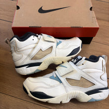Load image into Gallery viewer, Nike Must Be the Money Diamond Turfs Size 11.5
